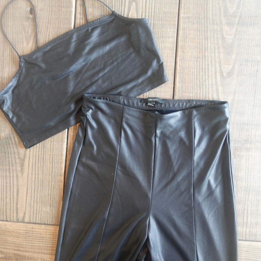 Y2K Forever 21 Faux Leather Pants Cami Crop Top Black Moto Biker Grunge Goth Med